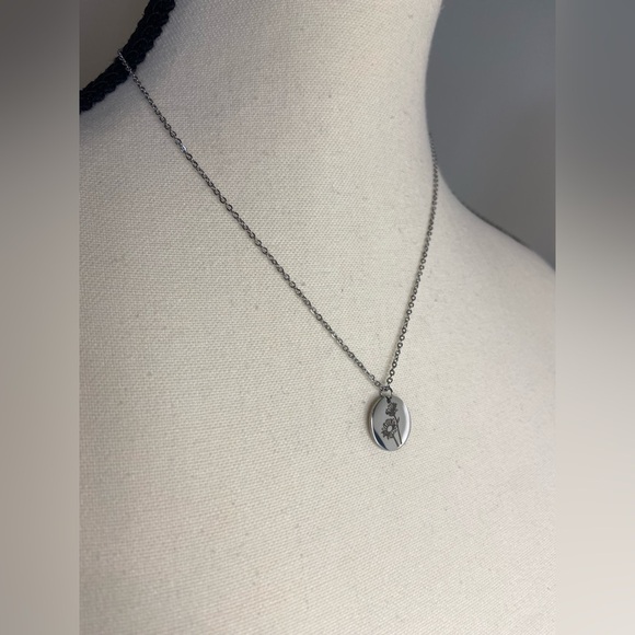 Dainty‎ engraved FLOWER Pendant | SILVER Stainless Steel Necklace - Picture 6 of 10
